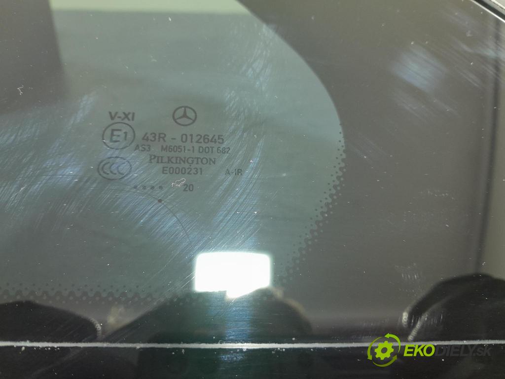 Mercedes S-klasa 2021 sklo dveře Zad: levé