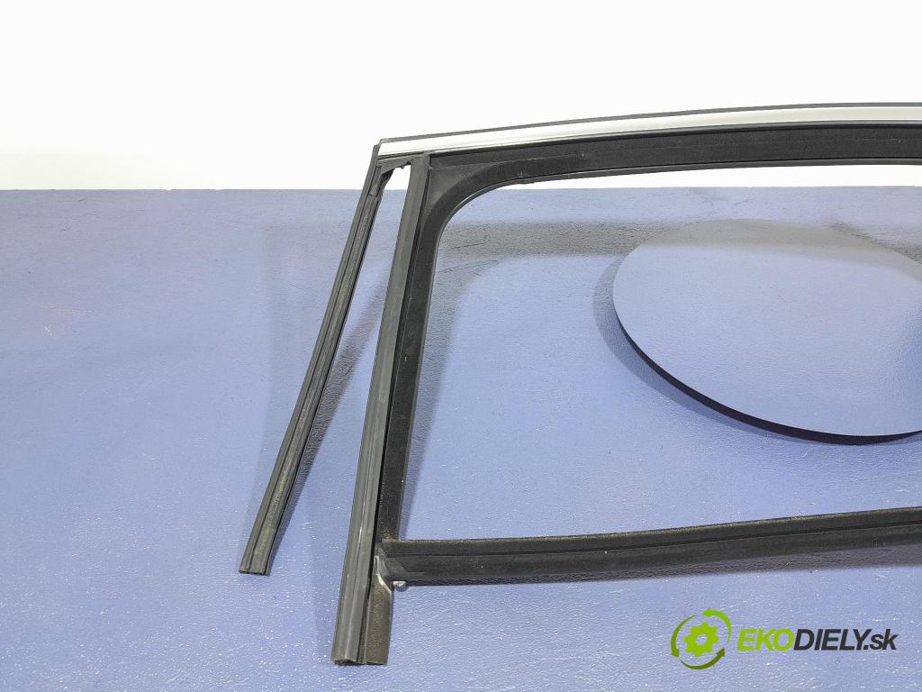 Mercedes S-klasa 2021 sklo dveře Zad: levé