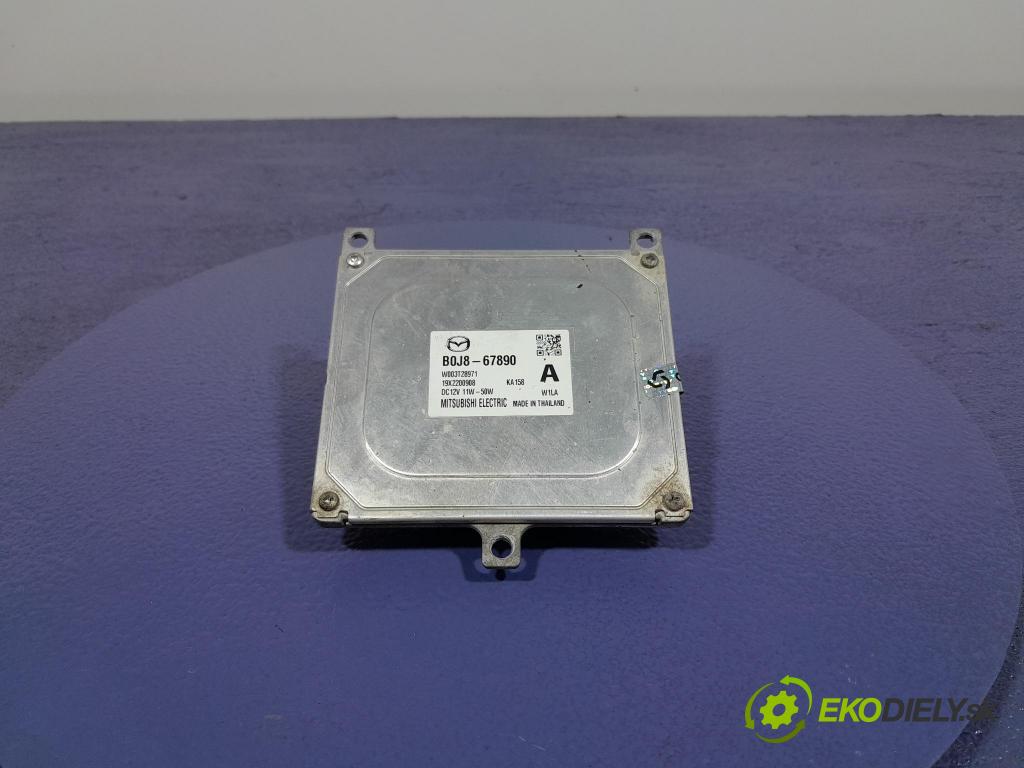 Mazda 3 2021 střídač: B0J8-67890