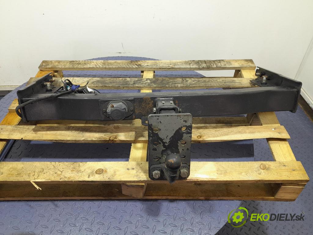 Jeep Cherokee 2016 Hák: Do Prívesy: