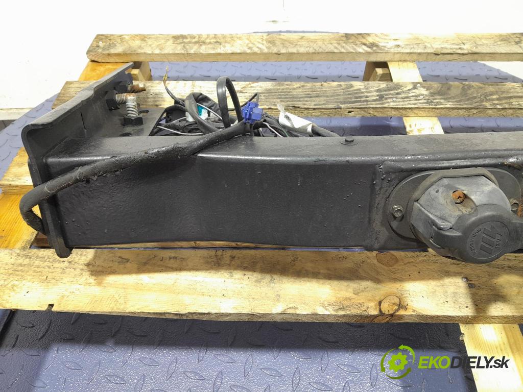 Jeep Cherokee 2016 Hák: Do Prívesy: