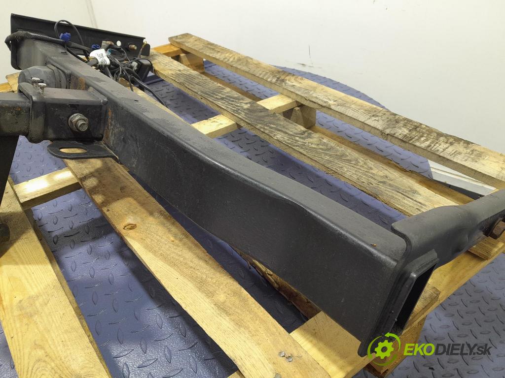 Jeep Cherokee 2016 Hák: Do Prívesy: