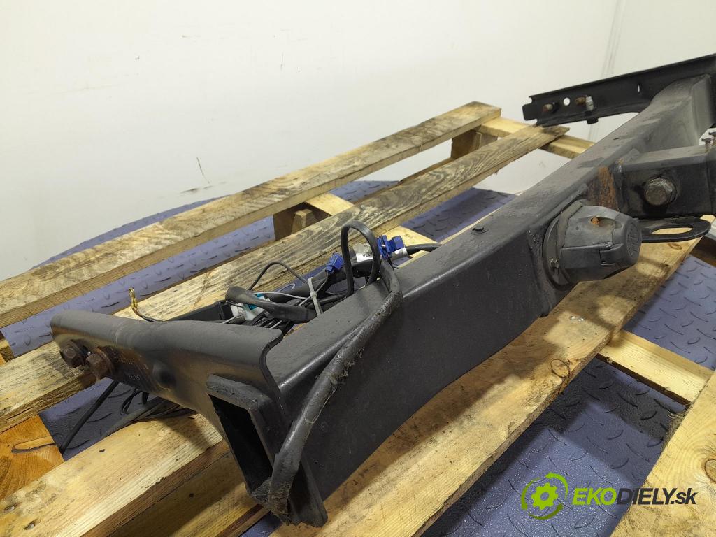 Jeep Cherokee 2016 Hák: Do Prívesy: