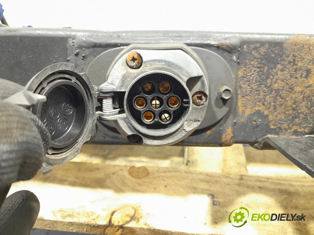 Jeep Cherokee 2016 Hák: Do Prívesy: