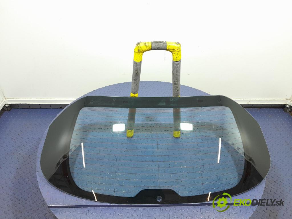 Mazda 3 2021 sklo zadní