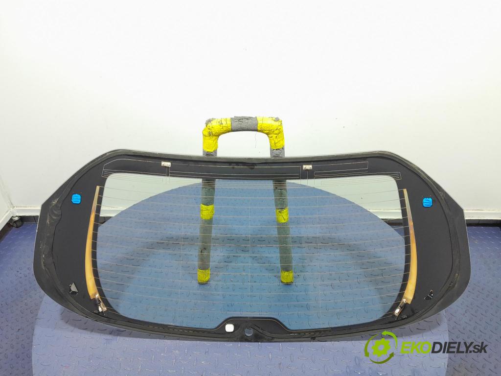 Mazda 3 2021 sklo zadní 