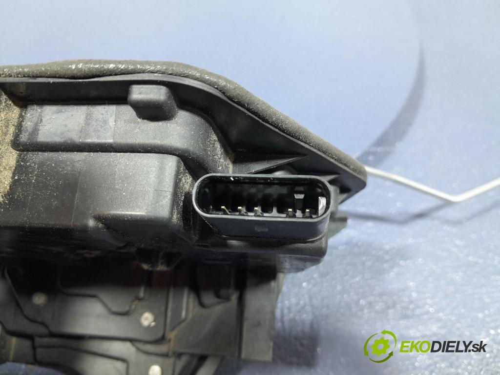 Bmw Seria 2 2021 zámok dvere zad Vľavo: 7956143