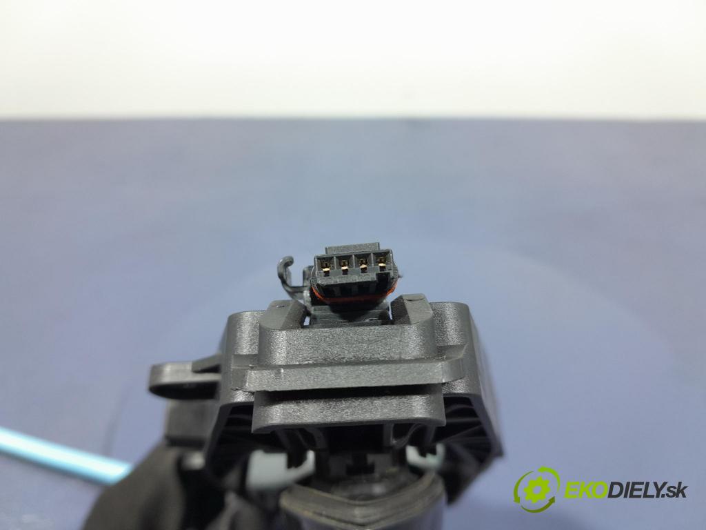 Bmw Seria 2 2021 rukoväť Predné ľavá 9881779