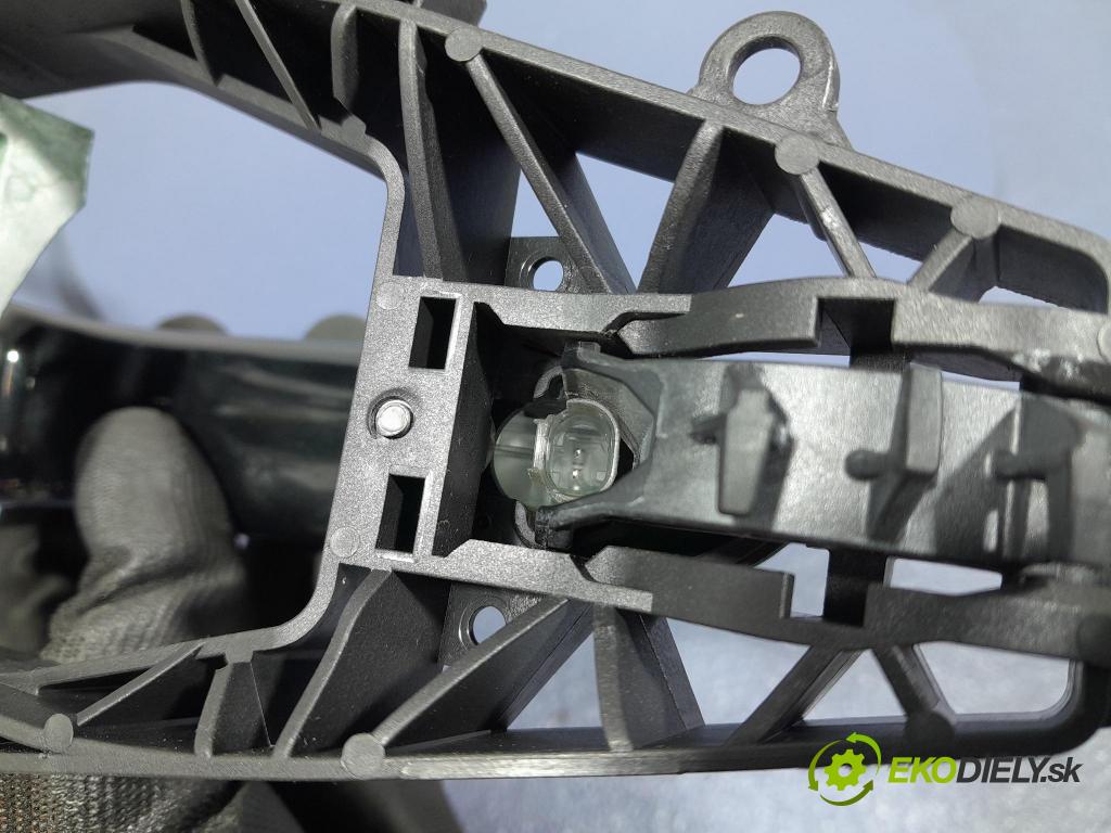 Bmw Seria 2 2021 rukoväť zad Prava: 9881778