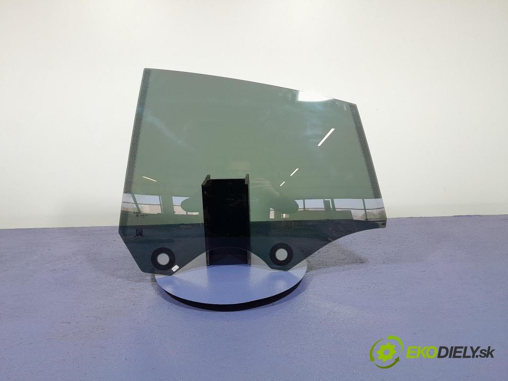 Bmw Seria 2 2021 sklo dvere zad ľavé 7474353