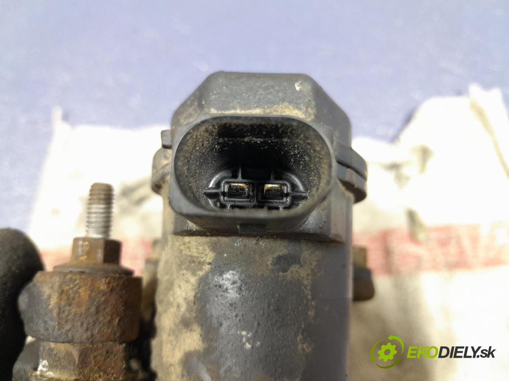 Jeep Cherokee 2016 brzdič brzdový zad v pravo: 