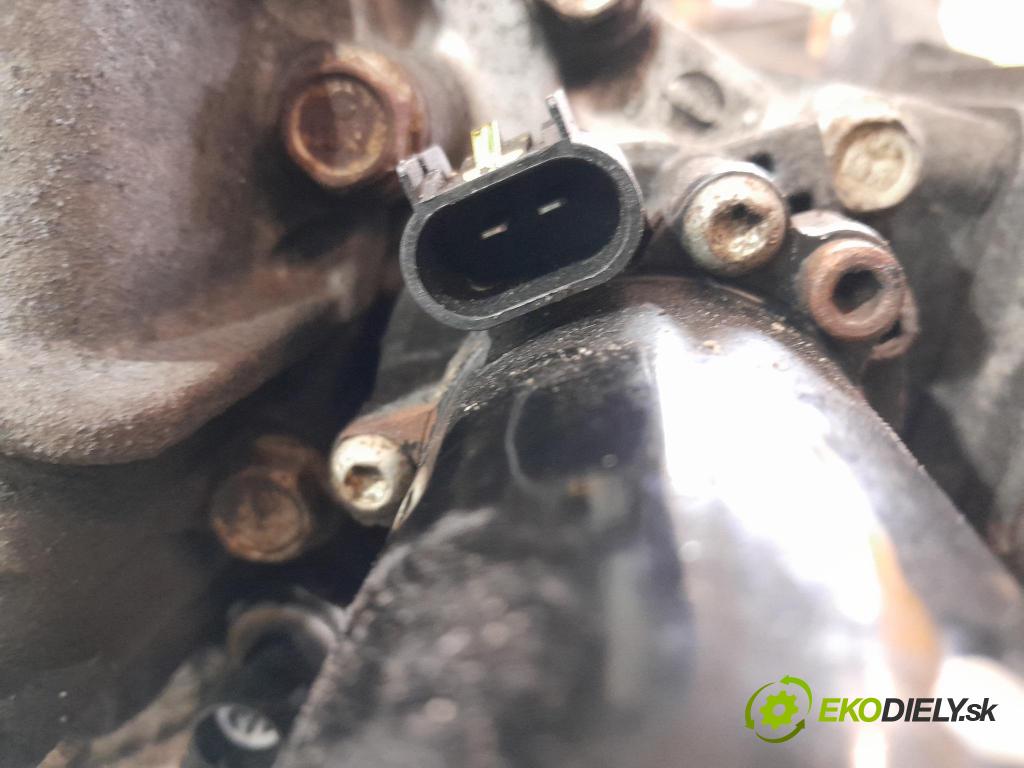 Jeep Cherokee 2016 Most: Zadný: 05106270AD