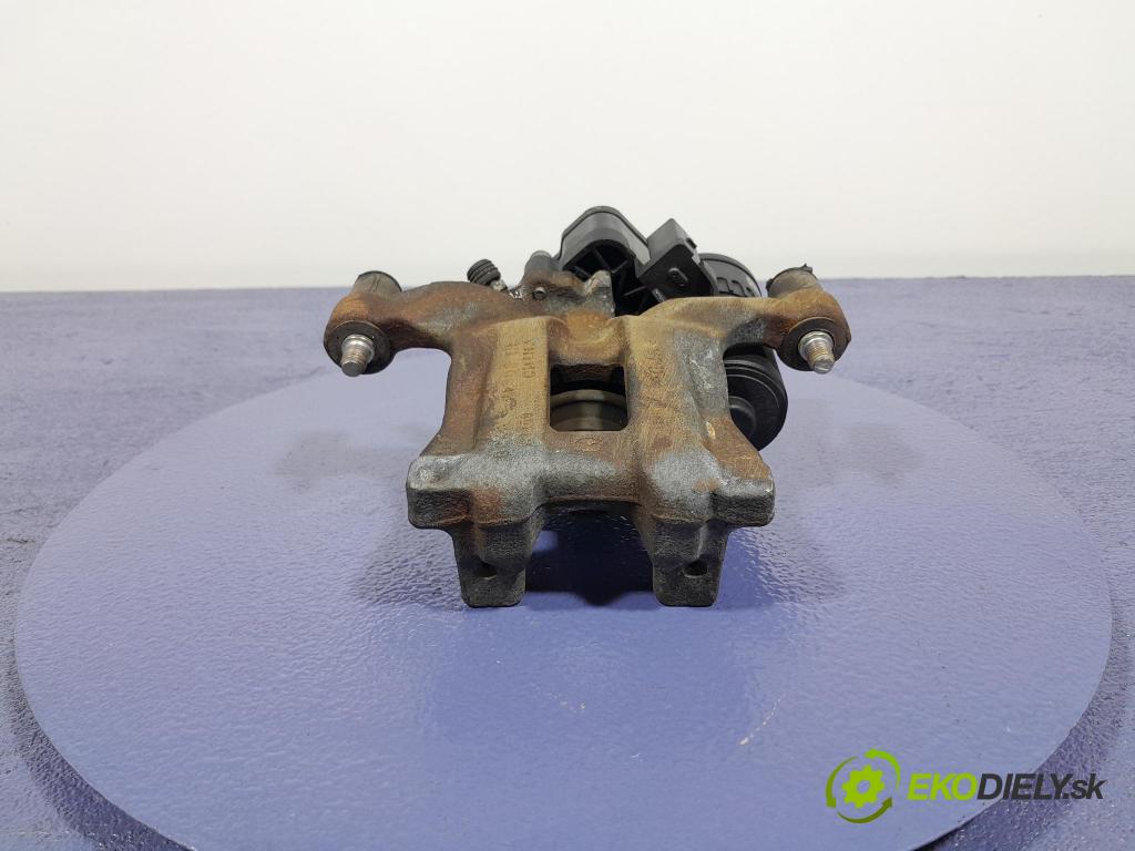 Mazda 3 2021 brzdič brzdový zad v pravo: BCKA 26 980A