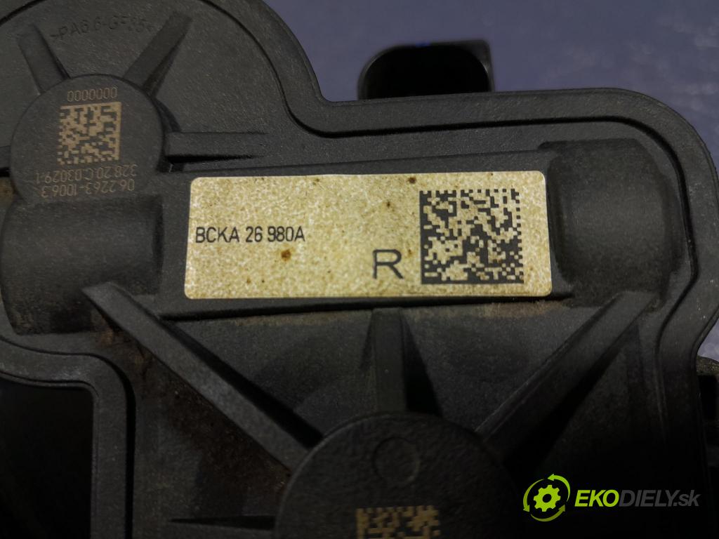 Mazda 3 2021 brzdič brzdový zad v pravo: BCKA 26 980A