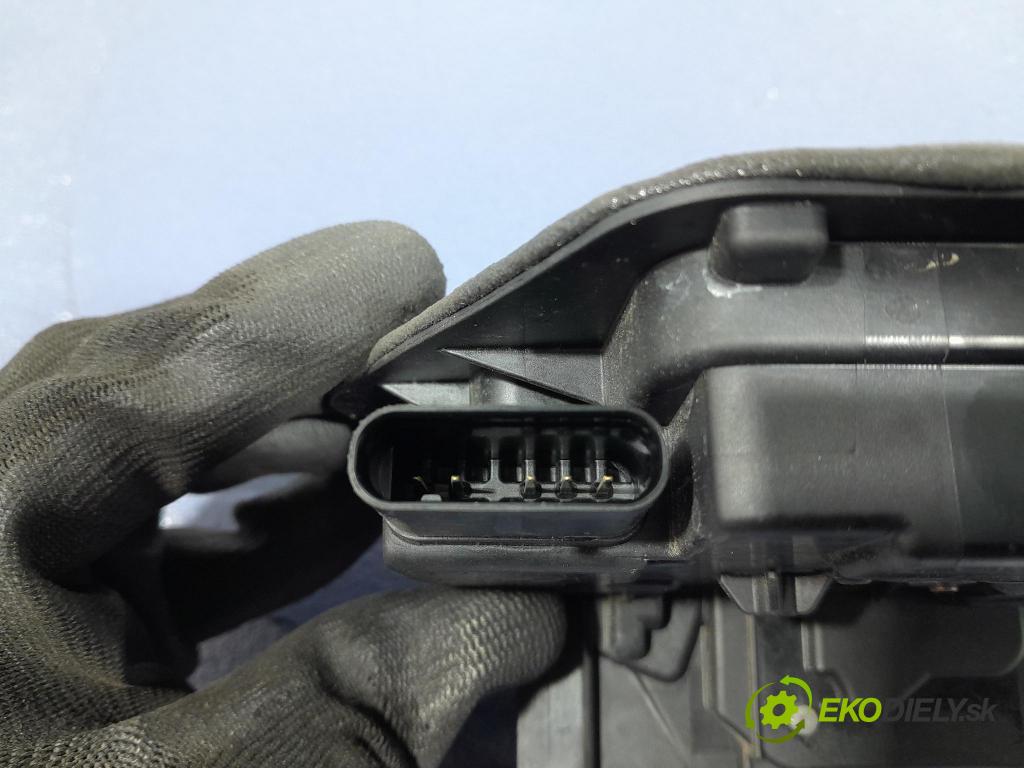 Bmw Seria 2 2021 zámok dvere Predné v pravo: 7956142