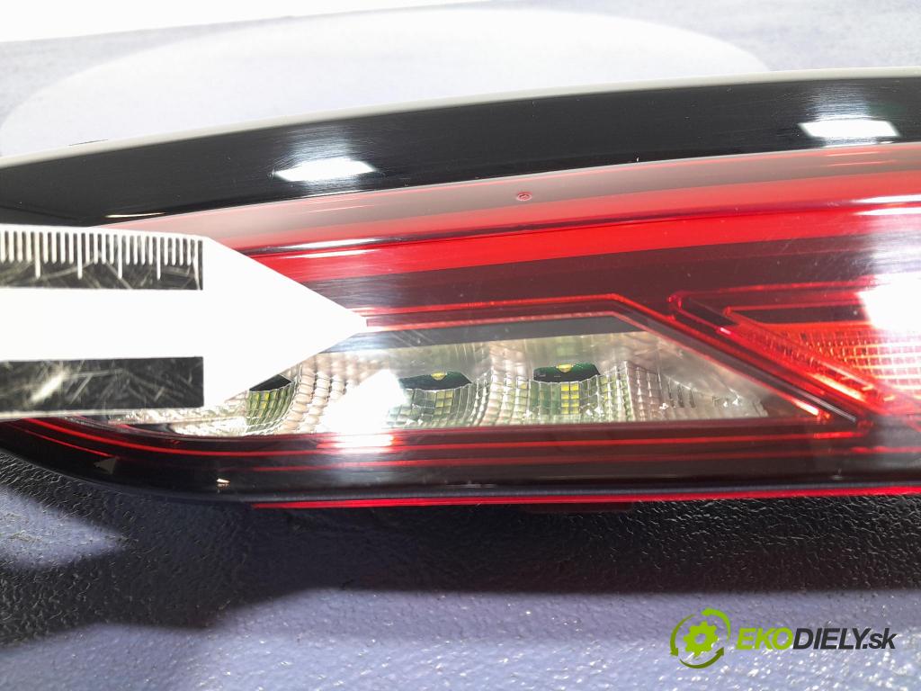 Bmw Seria 2 2021 svetlo / reflektor zad Prava: Vnútri: 7465470