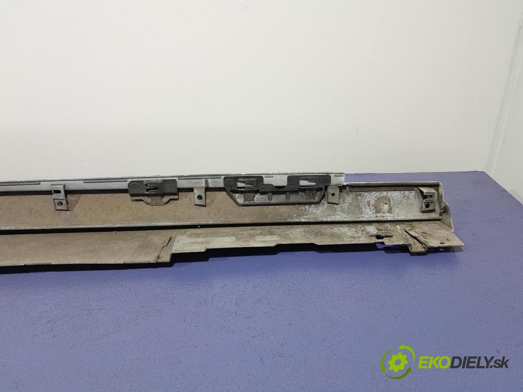 Mazda 3 2021 lišta Dekoratívne: Prah: BCJH-B0400