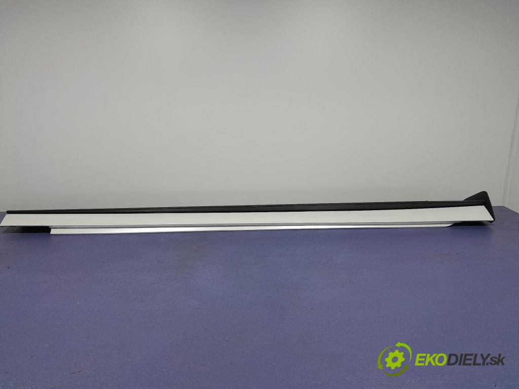 Mazda 3 2021 lišta Dekoratívne: Prah: BCJH-B0100