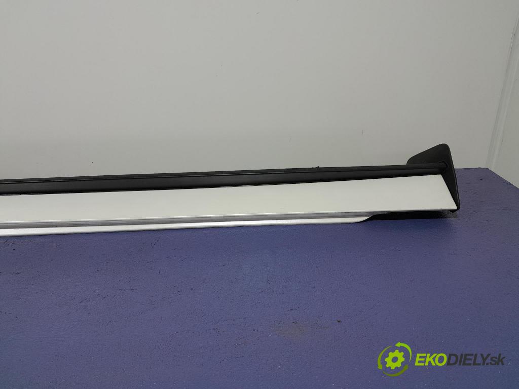 Mazda 3 2021 lišta Dekoratívne: Prah: BCJH-B0100