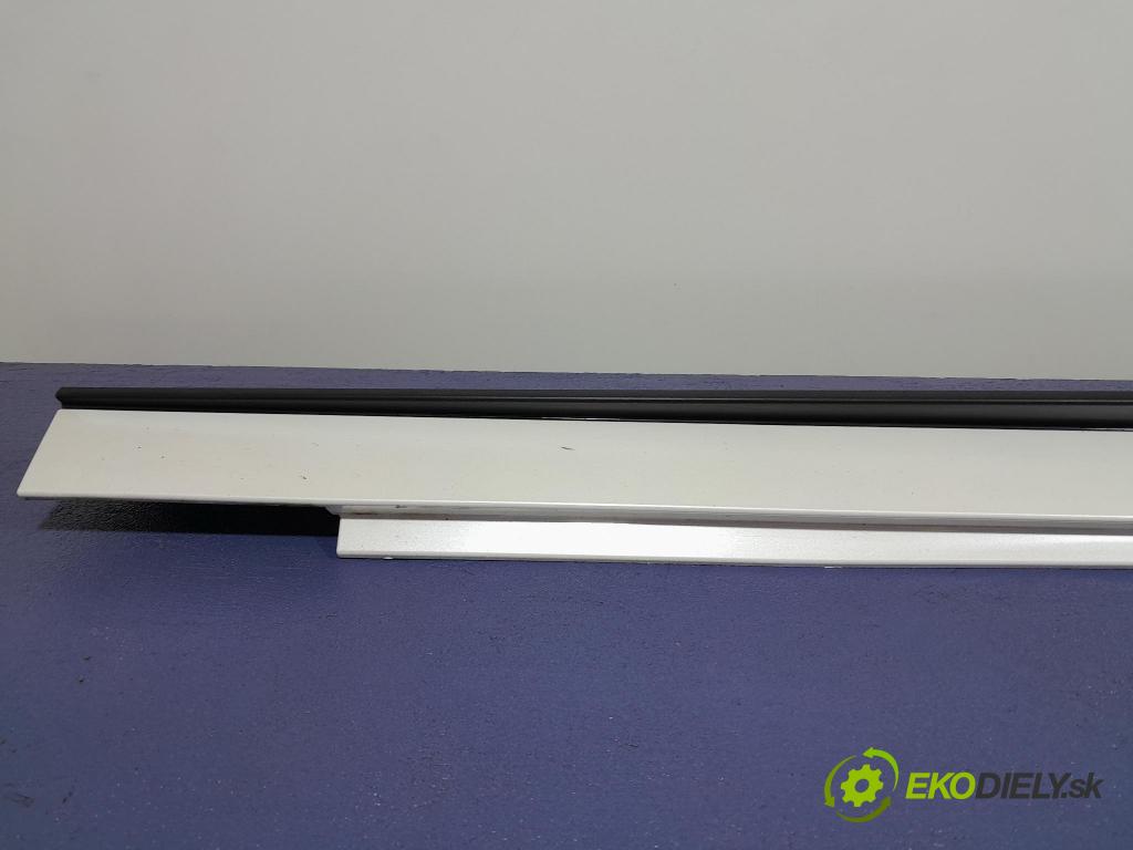 Mazda 3 2021 lišta Dekoratívne: Prah: BCJH-B0100