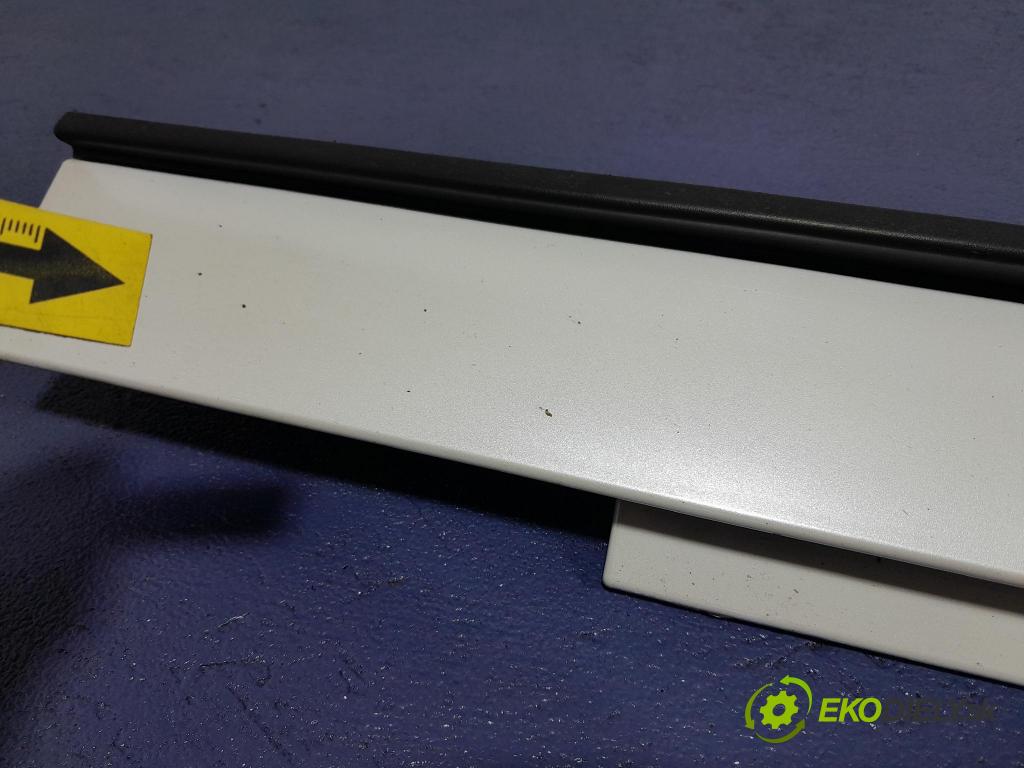 Mazda 3 2021 lišta Dekoratívne: Prah: BCJH-B0100