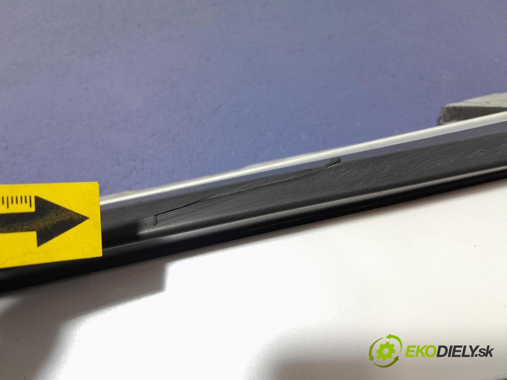 Mazda 3 2021 lišta Dekoratívne: Prah: BCJH-B0100