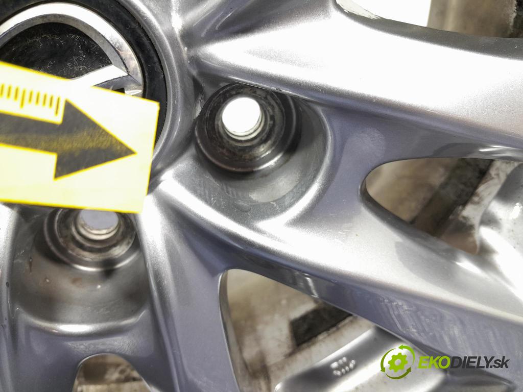 Mazda 3 2021 Ráfiky: Hlinikové: 9965 NO 6560