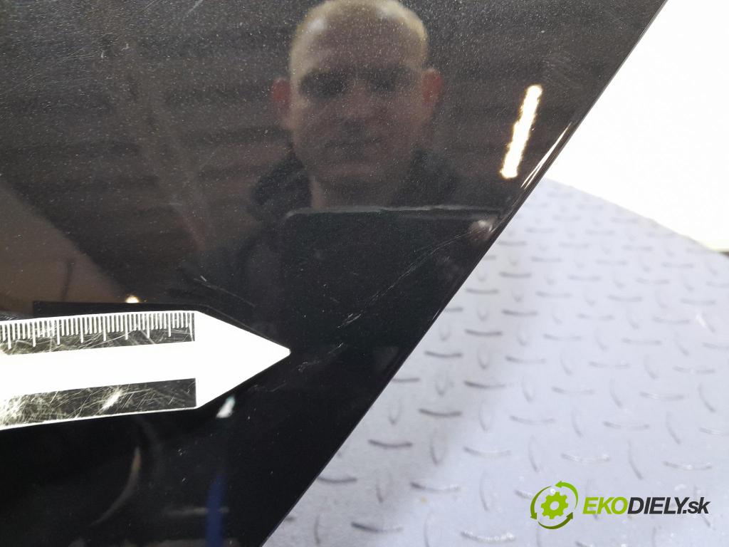 Bmw Seria 2 2021 dvere zad Vľavo: