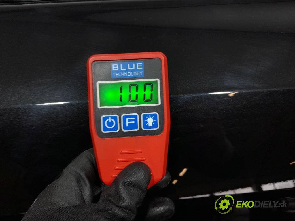 Bmw Seria 2 2021 dvere zad Vľavo: