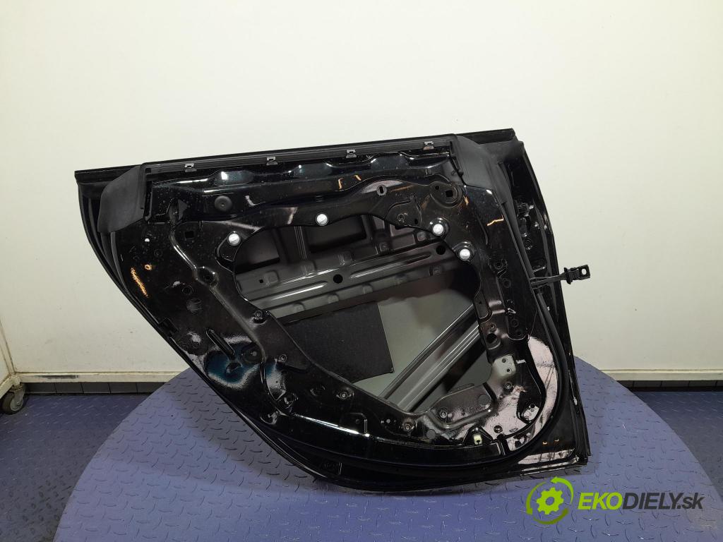 Bmw Seria 2 2021 dvere zad Vľavo: 
