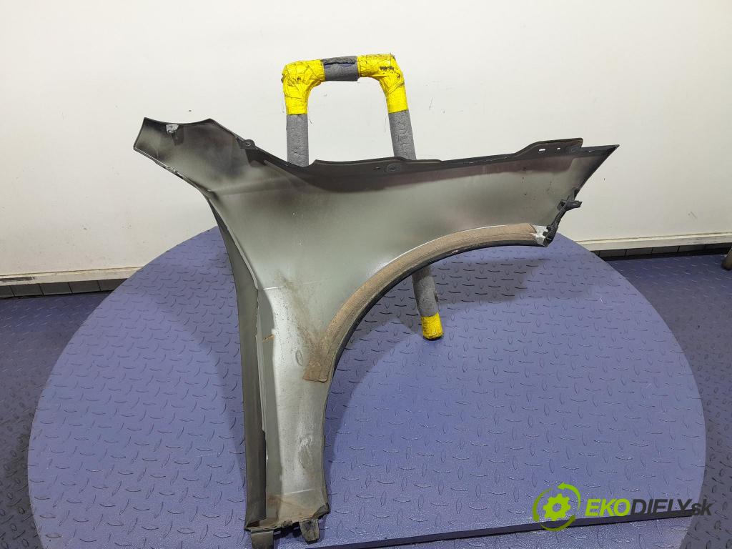 Bmw Seria 2 2021 blatník Predné Vľavo: