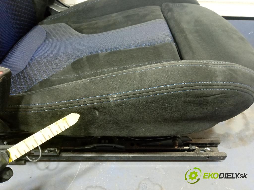 Bmw Seria 1 0 Sedačka Ovládače: 01