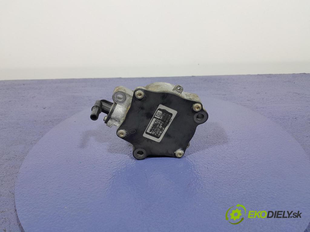 Jeep Cherokee 2016 čerpadlo vákuová 05047967AB