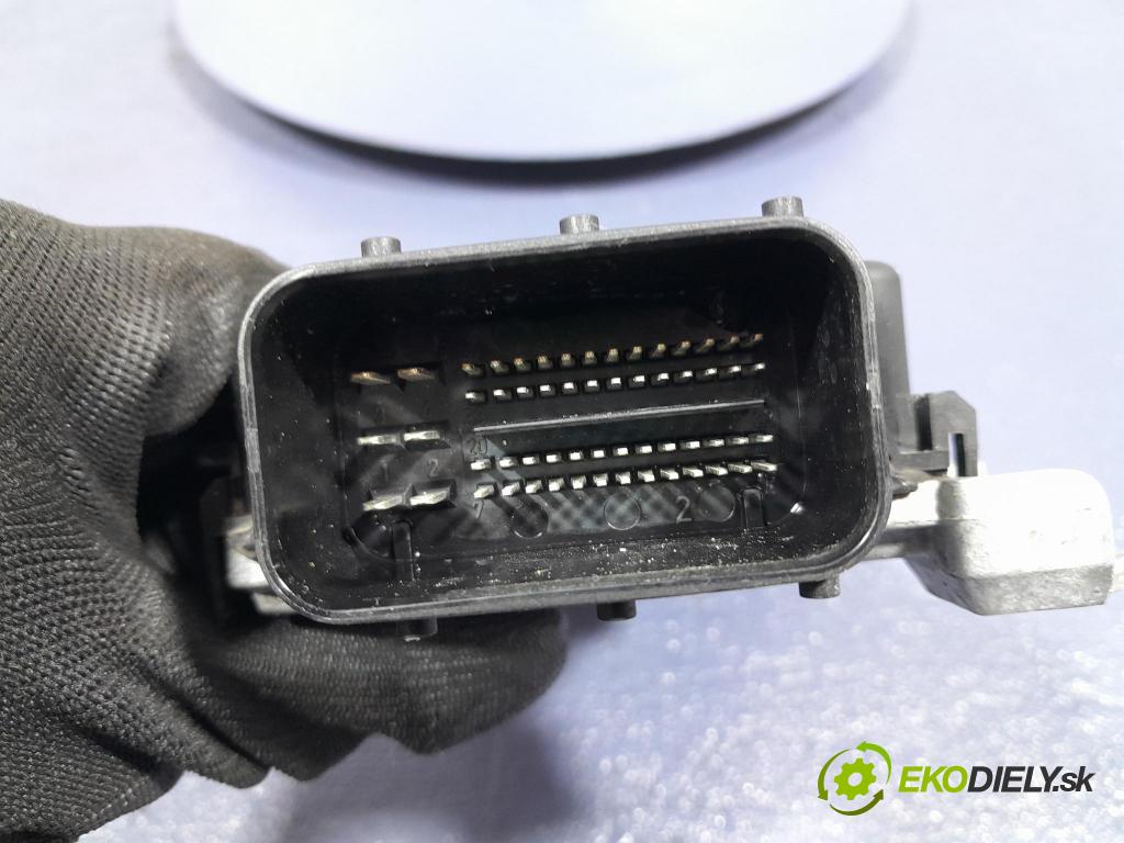 Jeep Cherokee 2016 riadiaca jednotka skrine P68249614AA