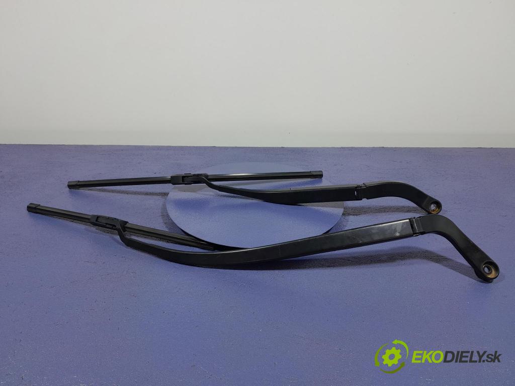 Jeep Cherokee 2016 Rameno: Stierače: Predné