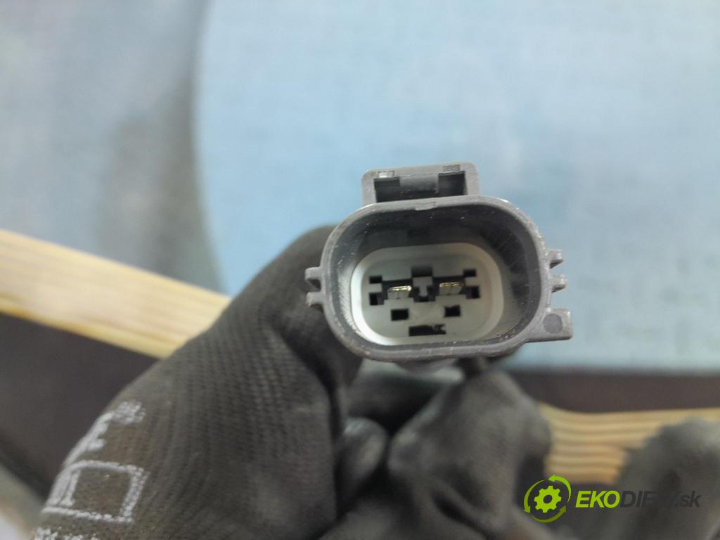 Jeep Cherokee 2016 sklo Čelní přední: 