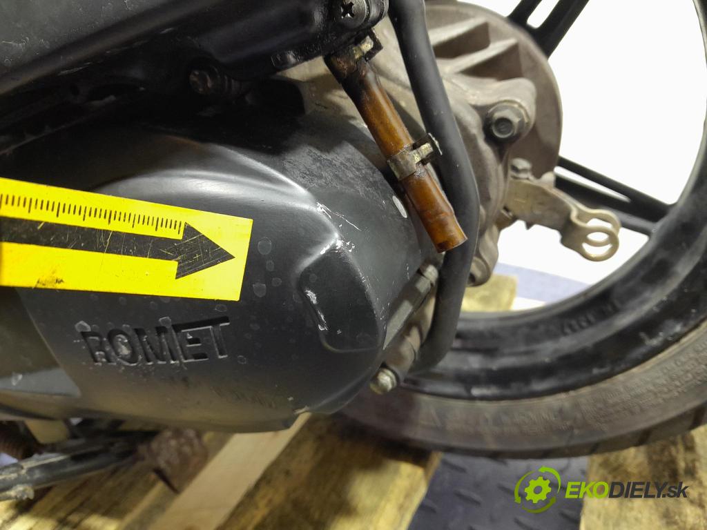 Romet 727s 2018 motor Benzín: 