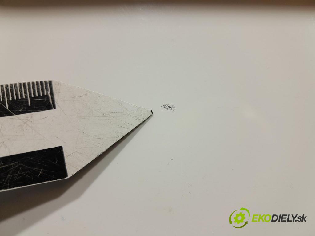 Vw Passat 2009 zadna dveře kufra: kufra: