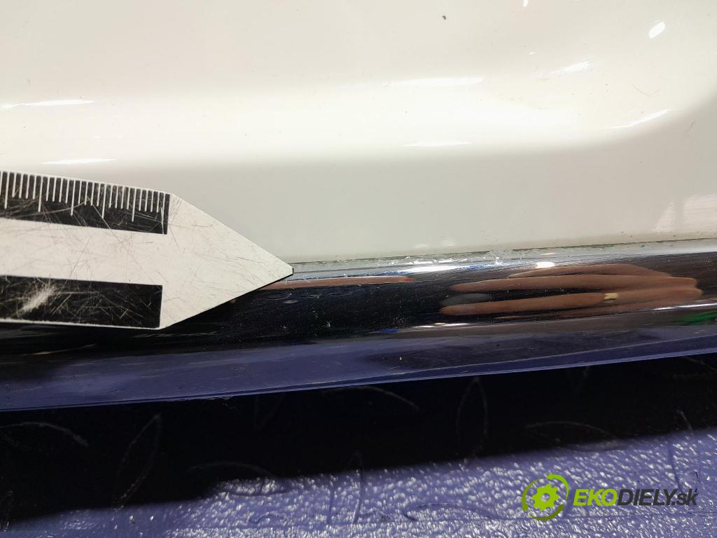 Vw Passat 2009 zadna dveře kufra: kufra: