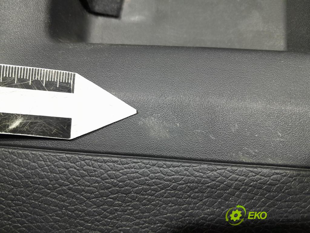 Vw Passat 2009 zadní dveře kufra: kufr 