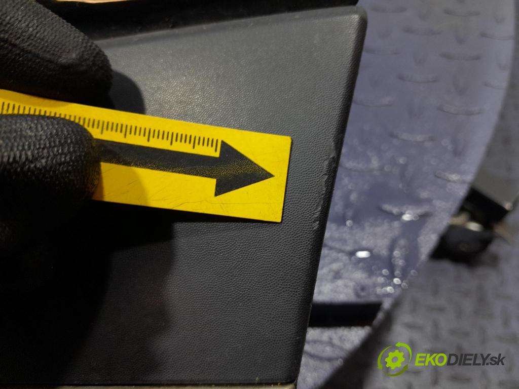 Renault Clio 2014 dvere Predné Vľavo: