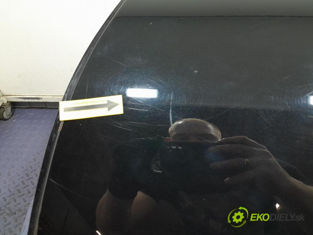 Renault Clio 2014 dvere zad Vľavo: