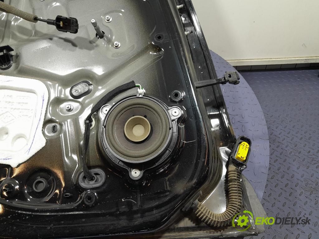 Renault Clio 2014 dvere zad Vľavo: