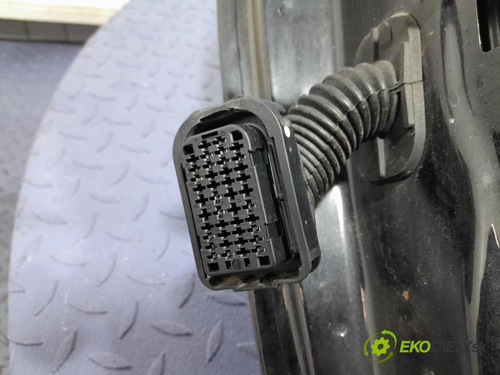 Renault Clio 2014 dveře před prave 