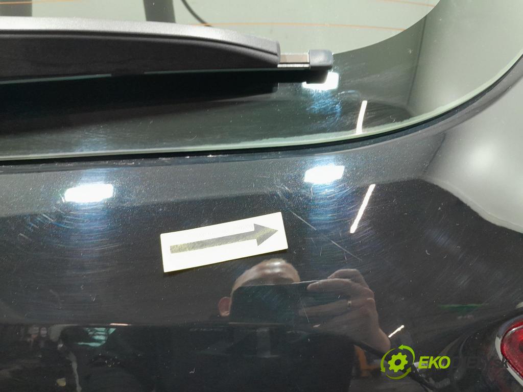 Renault Clio 2014 zadna dveře kufra: kufra: