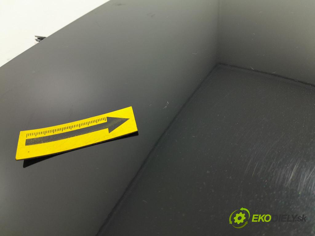 Renault Clio 2014 zadna dveře kufra: kufra: