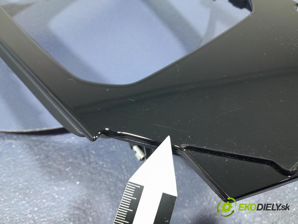 Bmw Seria 2 2021 lišta Dekoratívne: Vnútri: 5A049E4