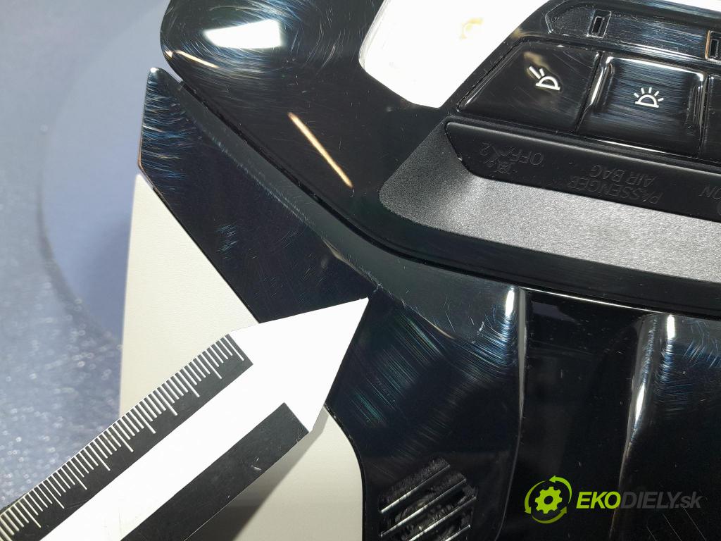 Bmw Seria 2 2021 Svietidlá: Vnútri: