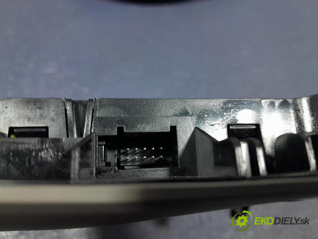 Bmw Seria 2 2021 Svietidlá: Vnútri: