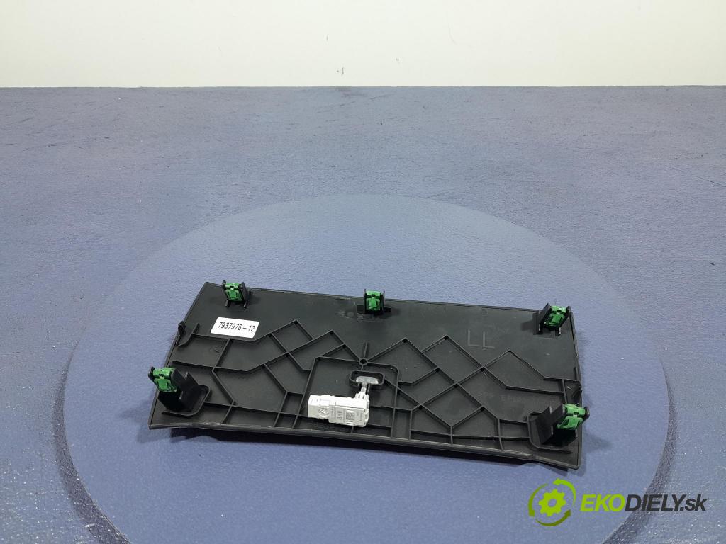 Bmw Seria 2 2021 kryt Plast: Interiéry: 7937976